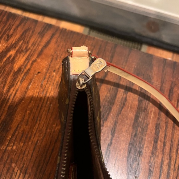 Vintage Louis Vuitton Monogram Pochette. Very good condition - Picture 3 of 8